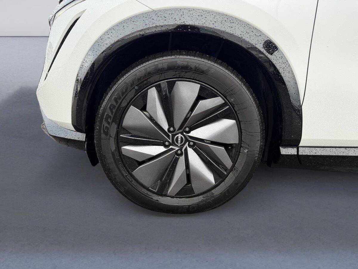 Used 2025 Nissan Ariya AWD image 14