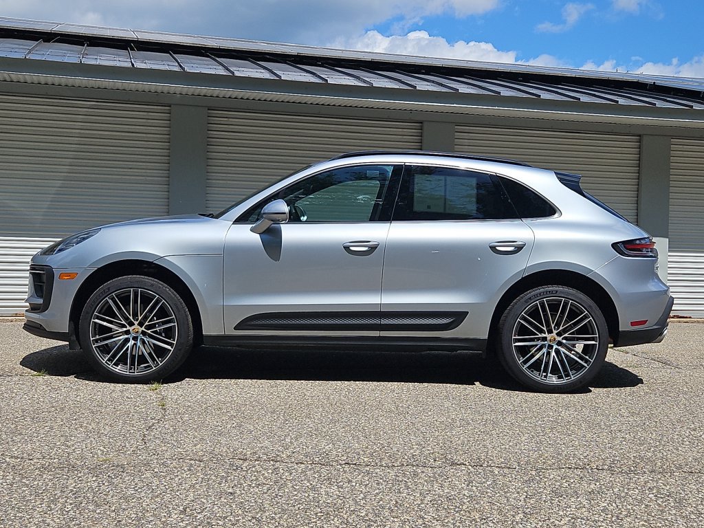 Certified 2026 Porsche Macan AWD/4WD image 2