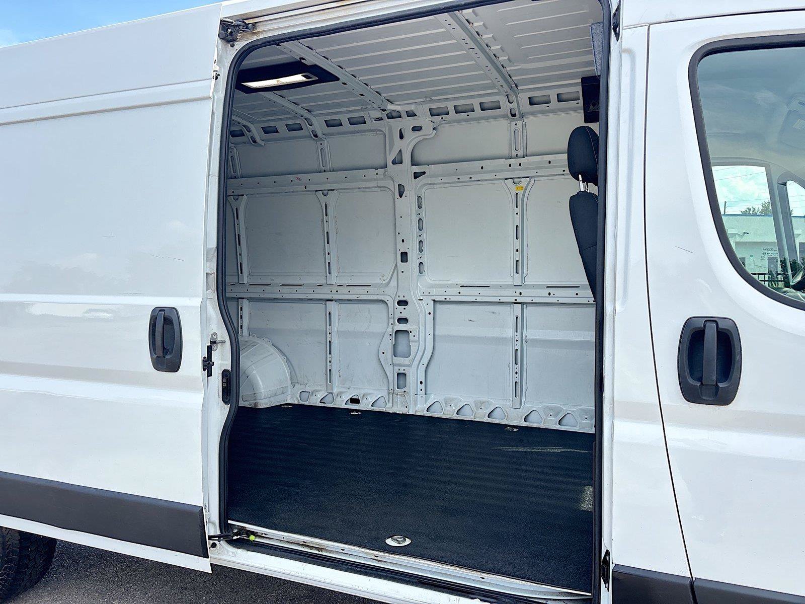 Used 2024 RAM ProMaster 2500 w/ Convenience Group FWD image 23