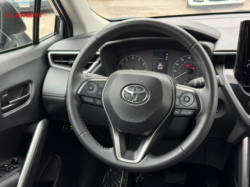Used 2024 Toyota Corolla Cross LE FWD image 16