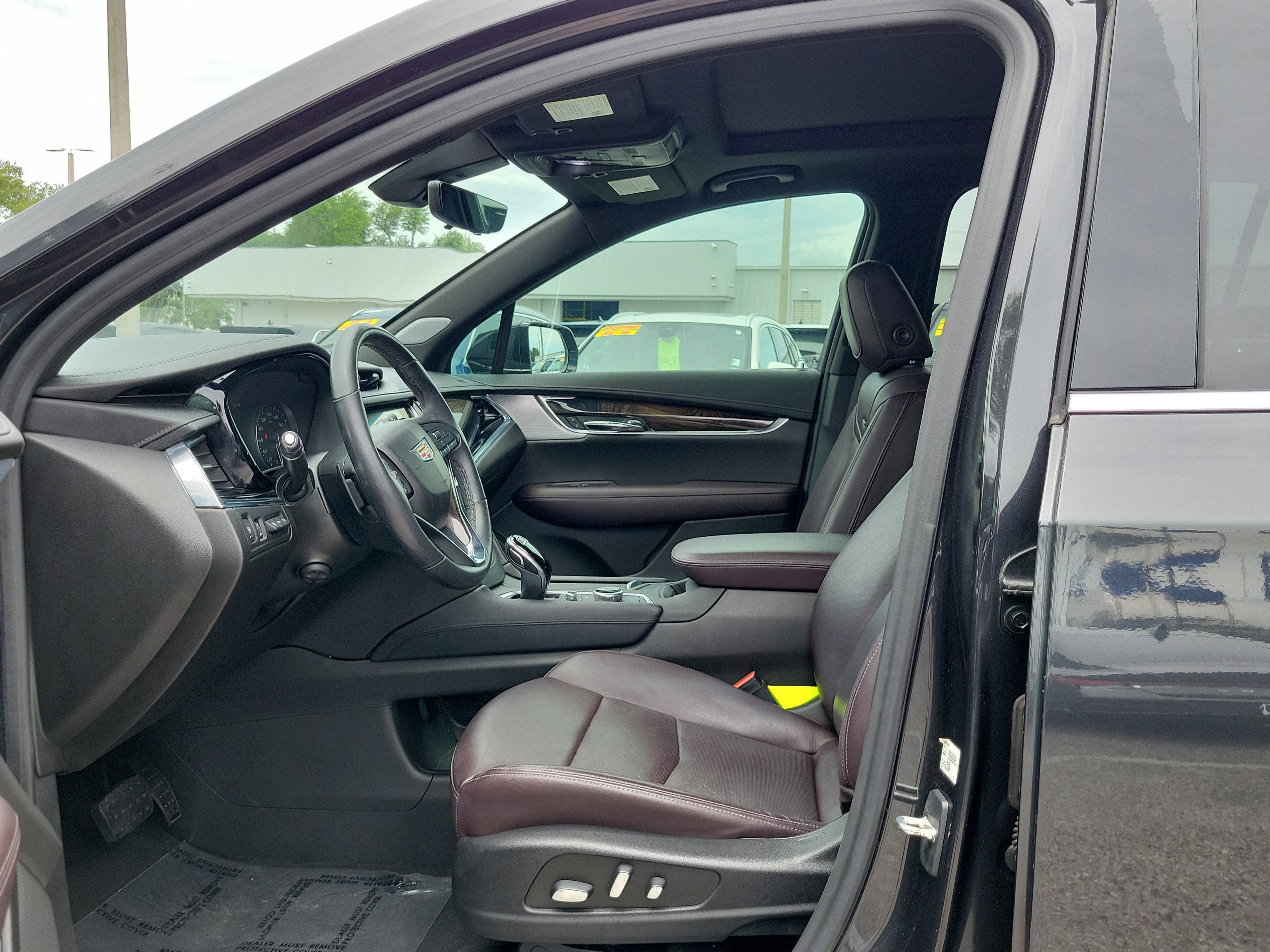 Used 2020 Cadillac XT6 Premium Luxury FWD image 21