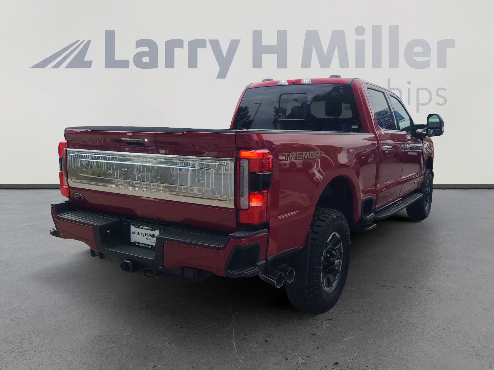 Certified 2024 Ford F350 Platinum w/ Tremor Off-Road Package AWD/4WD image 5
