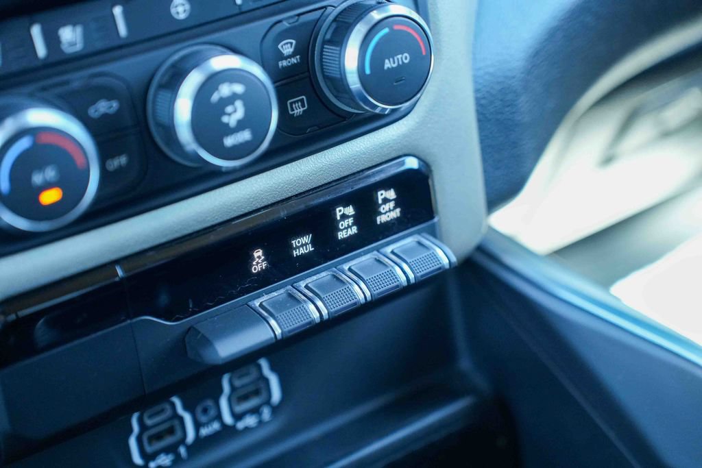 Used 2021 RAM 1500 Laramie AWD/4WD image 40
