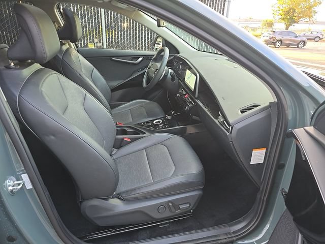 Used 2023 Kia Niro Wave w/ Wave Preserve Package FWD image 10