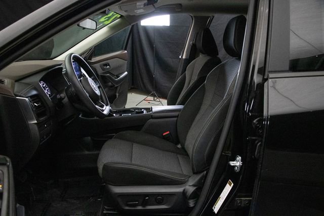Used 2023 Nissan Rogue SV image 24
