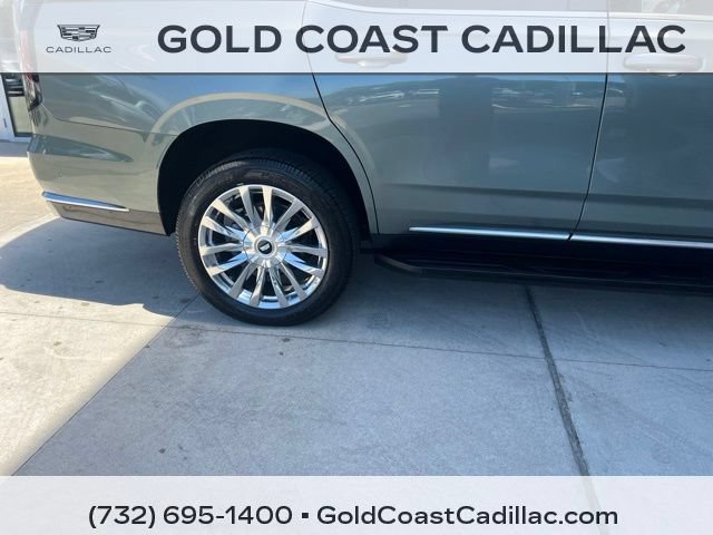 Used 2023 Cadillac Escalade Premium Luxury AWD/4WD image 6