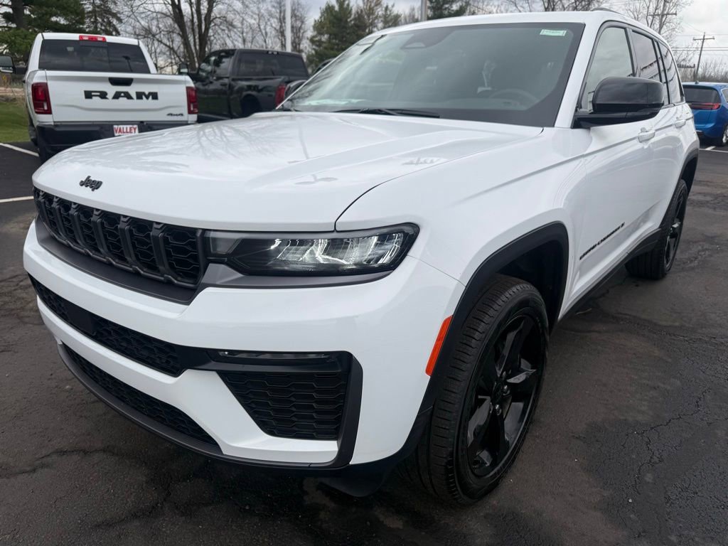 New 2026 Jeep Grand Cherokee Limited w/ Limited Altitude Package AWD/4WD image 7