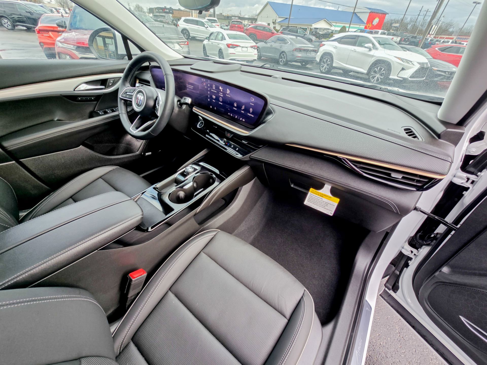 Used 2024 Buick Envision Avenir image 24