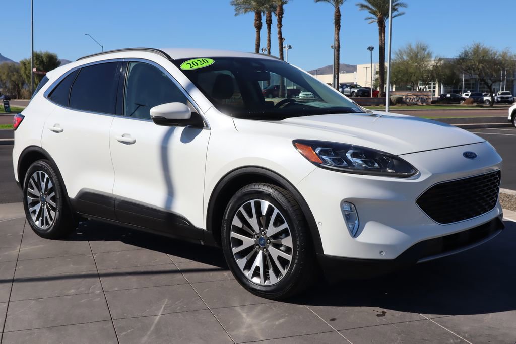 Used 2020 Ford Escape Titanium image 3