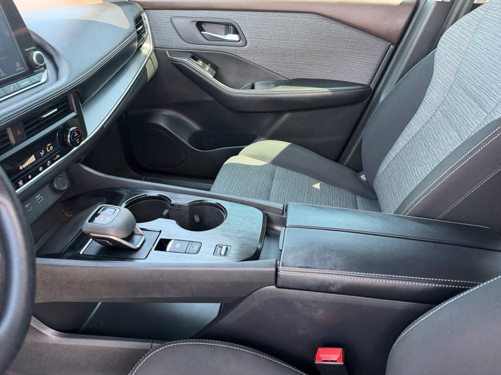 Used 2023 Nissan Rogue SV FWD image 12