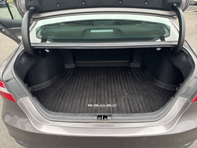 Used 2018 Toyota Camry XLE image 22