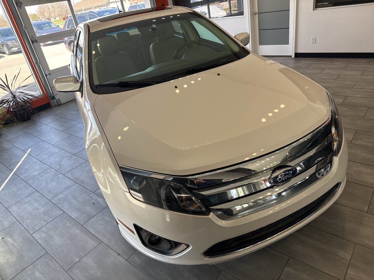 Used 2012 Ford Fusion SE image 2