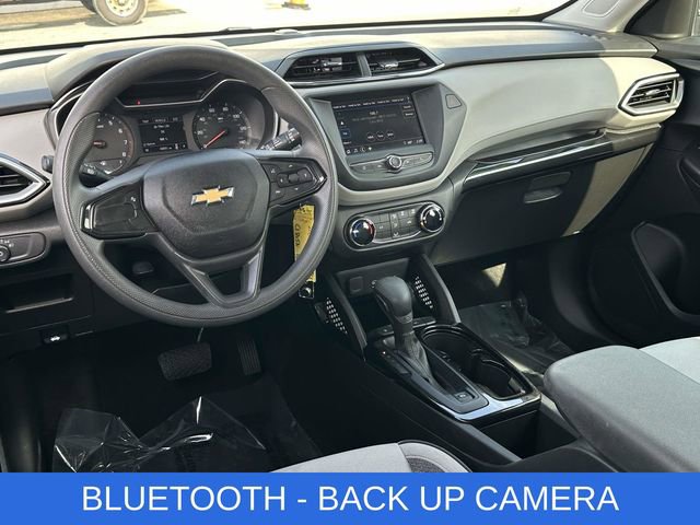 Used 2021 Chevrolet TrailBlazer LS image 2