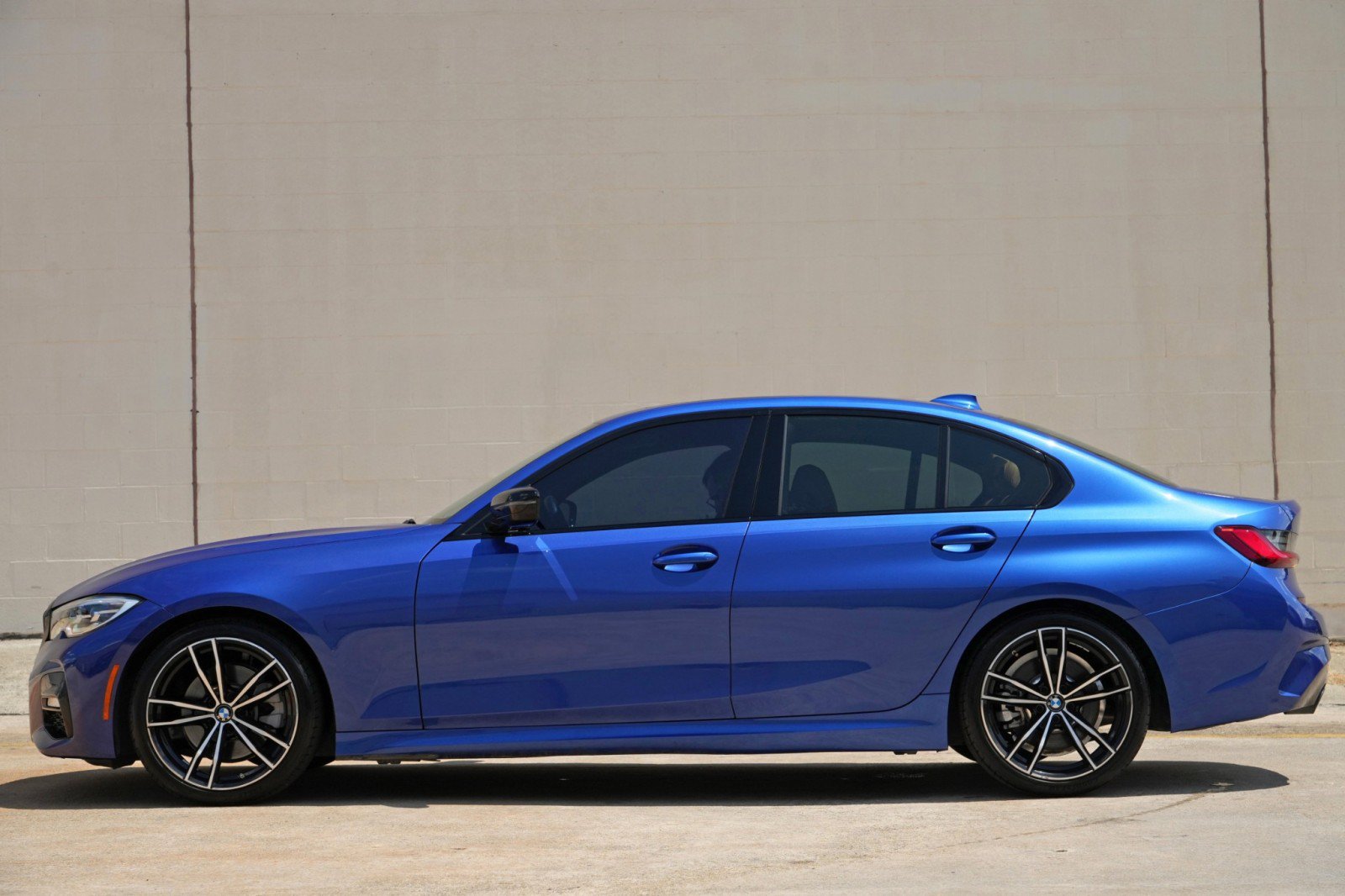 Used 2021 BMW 330i Sedan w/ M Sport Package RWD image 7