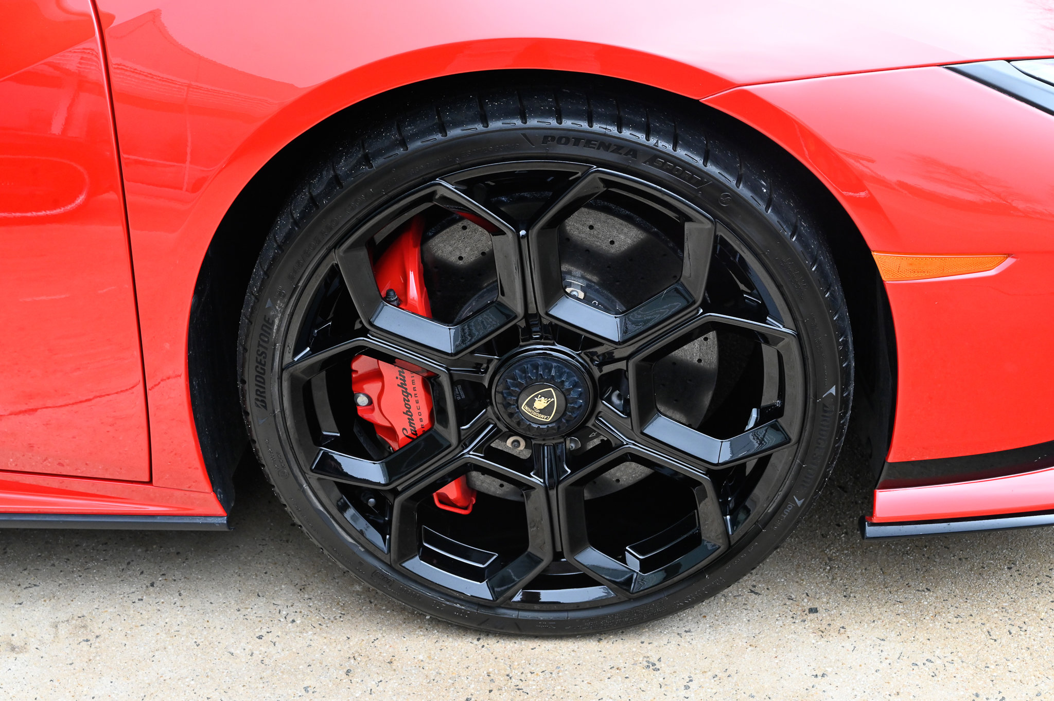 Used 2023 Lamborghini Huracan Tecnica image 12