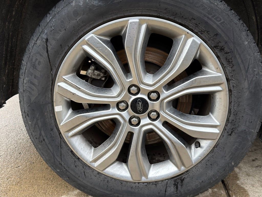 Used 2024 Ford Edge Titanium image 26