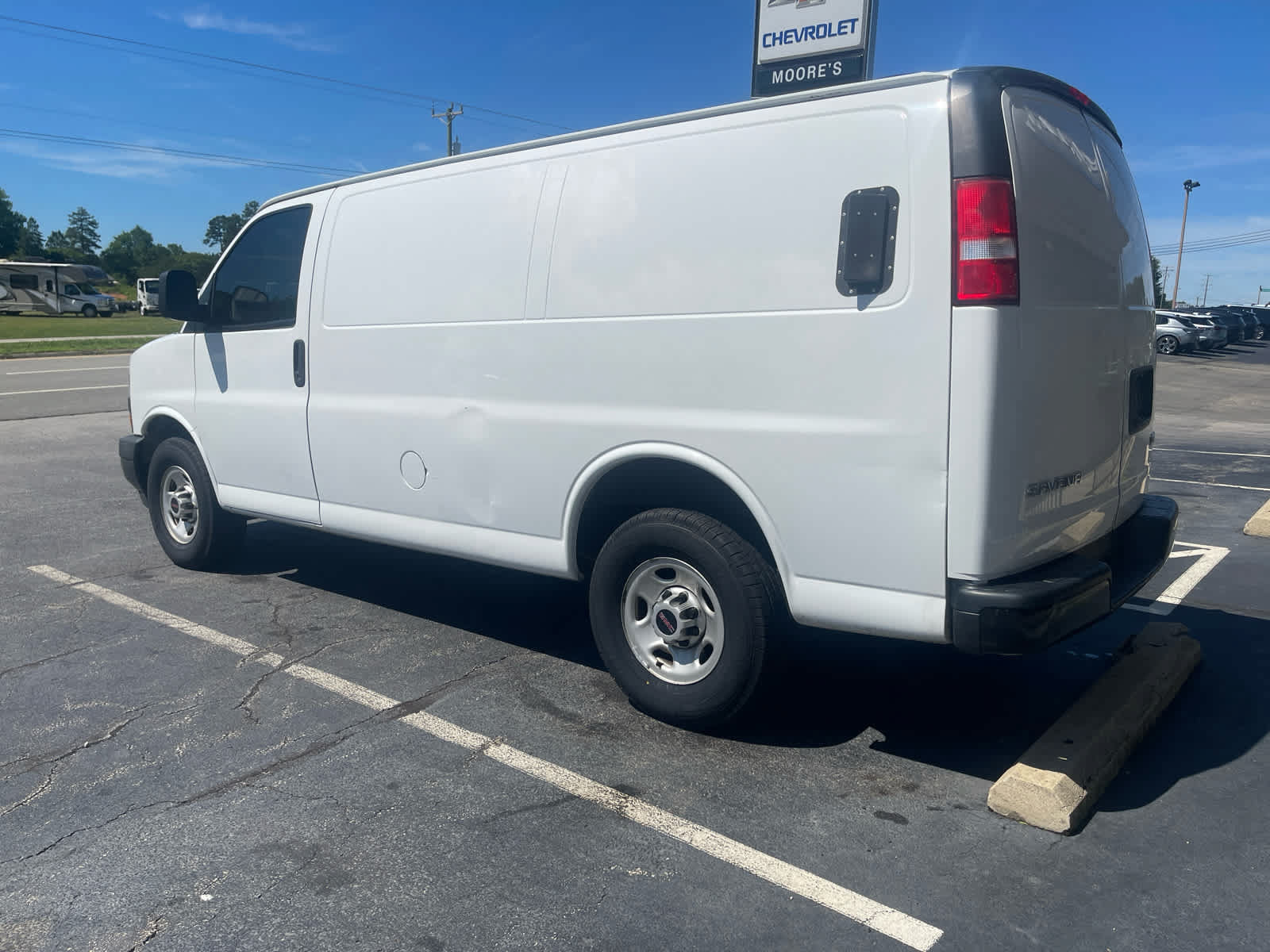 Used 2019 GMC Savana 3500 RWD image 5