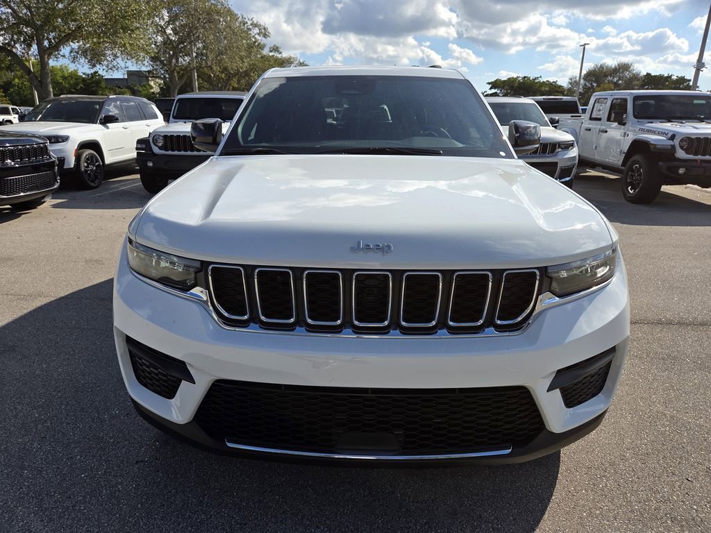 New 2025 Jeep Grand Cherokee Laredo w/ MOPAR Finishing Package RWD image 3