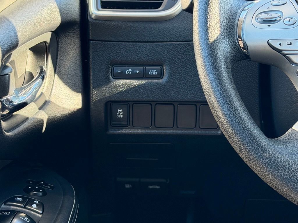 Used 2015 Nissan Murano S w/ Navigation Package image 23