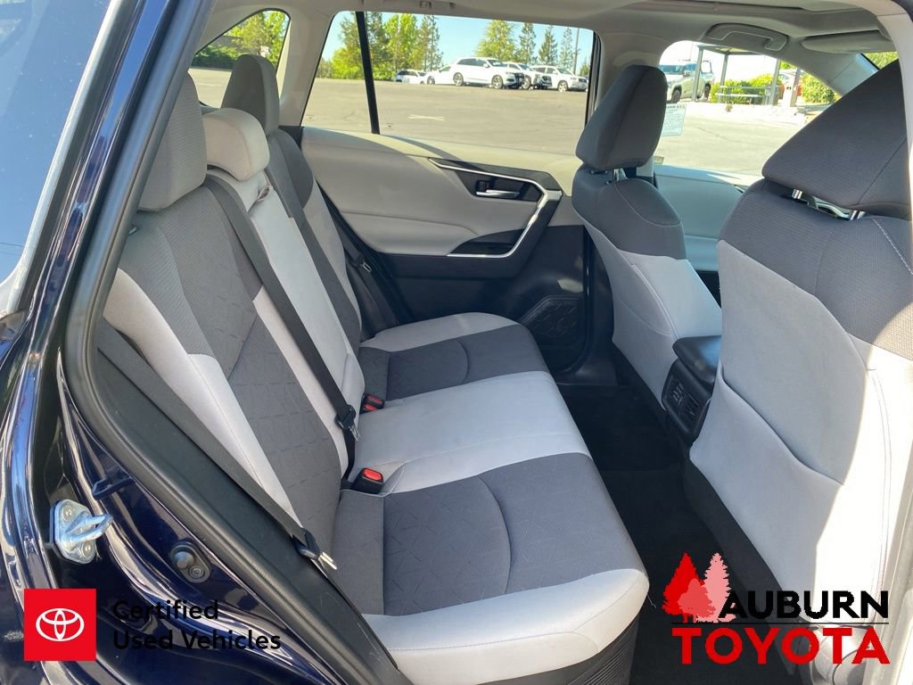 Certified 2021 Toyota RAV4 XLE w/ Convenience Package AWD/4WD image 18