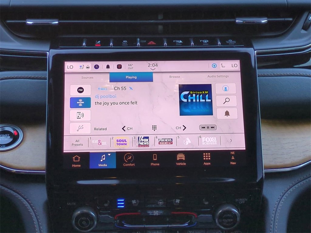 Used 2024 Jeep Grand Cherokee L Summit image 18