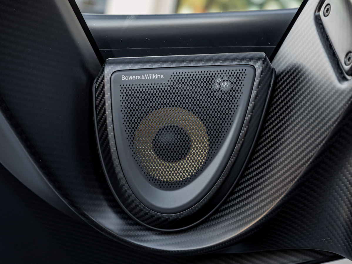 Used 2019 McLaren Senna RWD image 28