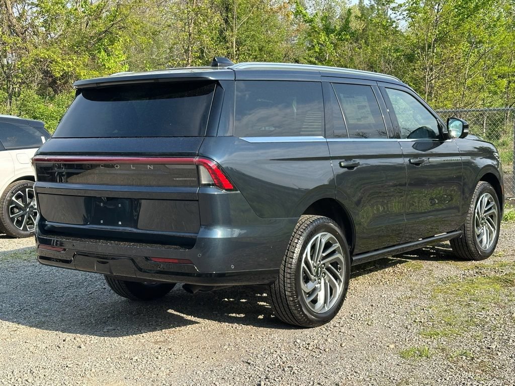 New 2025 Lincoln Navigator Reserve AWD/4WD image 34
