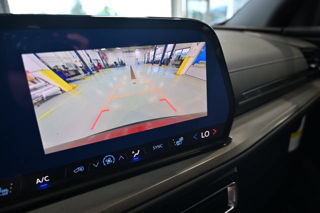 New 2026 Chevrolet Traverse LT w/ LPO, Floor Liner Package FWD image 17