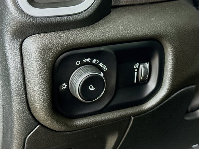 Used 2023 RAM 1500 Big Horn AWD/4WD image 12