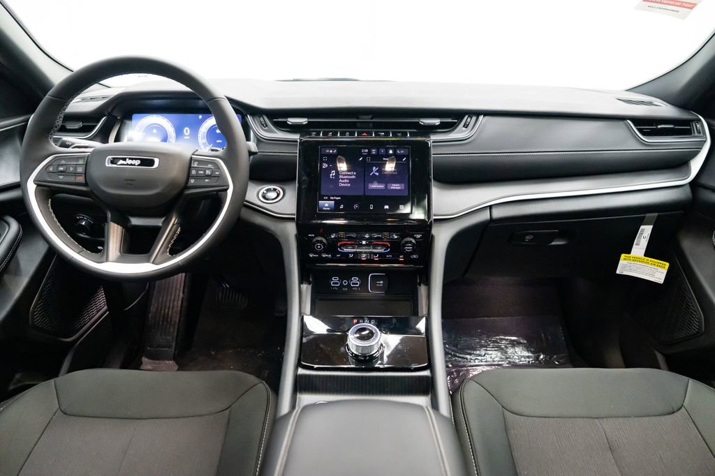 New 2026 Jeep Grand Cherokee L 4WD image 9