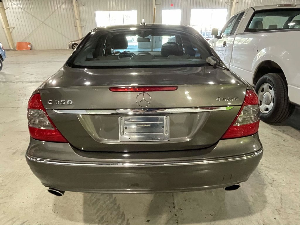Used 2008 Mercedes-Benz E 350 4MATIC Sedan image 5