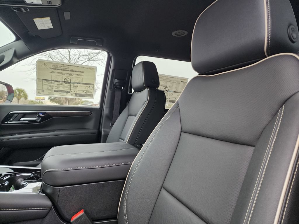 New 2025 Chevrolet Suburban Premier AWD/4WD image 11