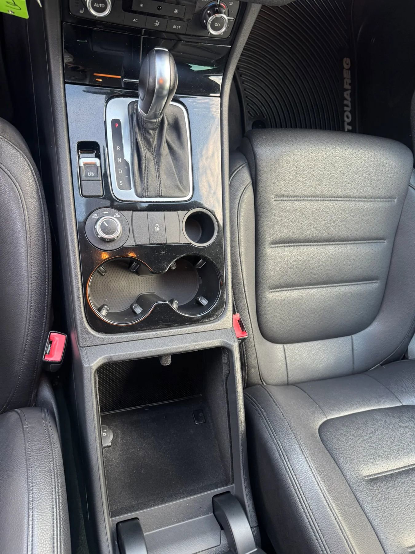 Used 2012 Volkswagen Touareg Sport AWD/4WD image 21