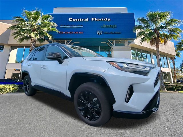 Used 2025 Toyota RAV4 XSE image 2