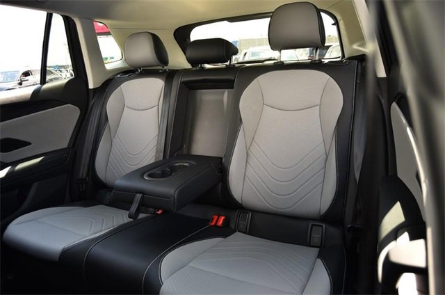 New 2025 Volkswagen Tiguan SE image 21