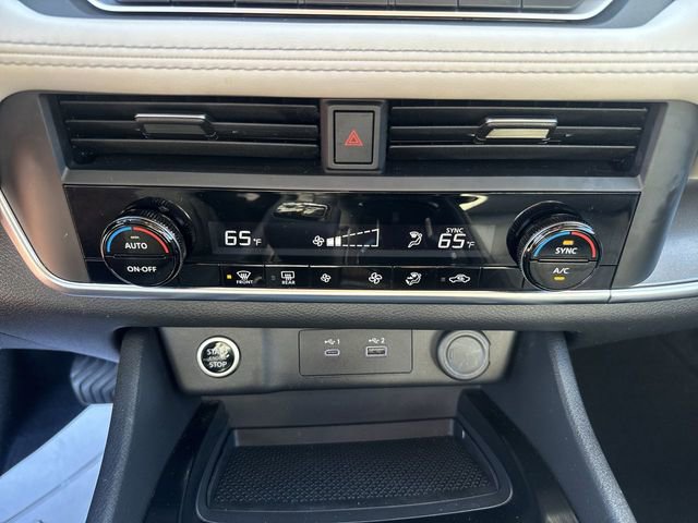 Used 2023 Nissan Rogue SV FWD image 20