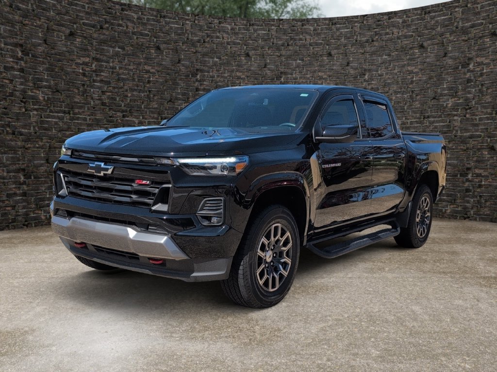 Used 2023 Chevrolet Colorado Z71 w/ Z71 Convenience Package 2 AWD/4WD image 6