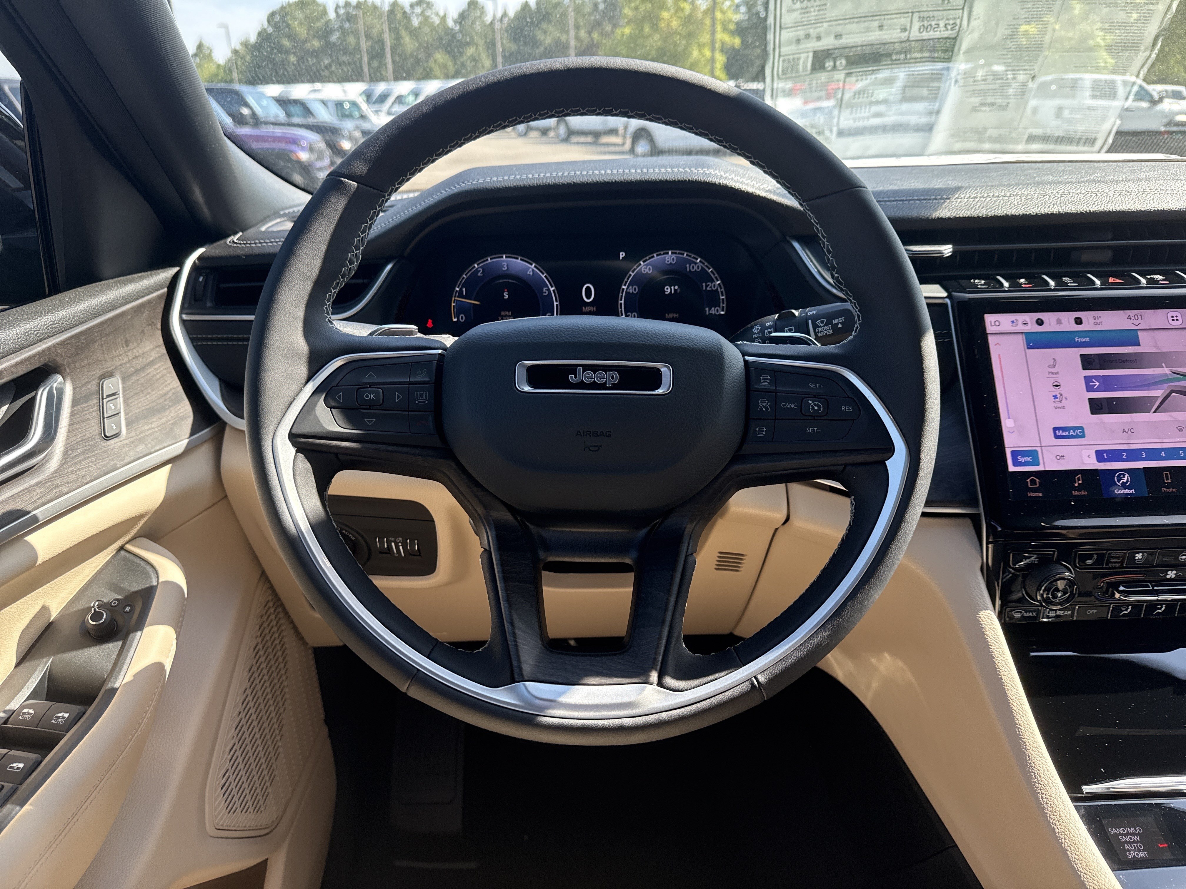 New 2025 Jeep Grand Cherokee L Limited w/ Luxury Tech Group II AWD/4WD image 28