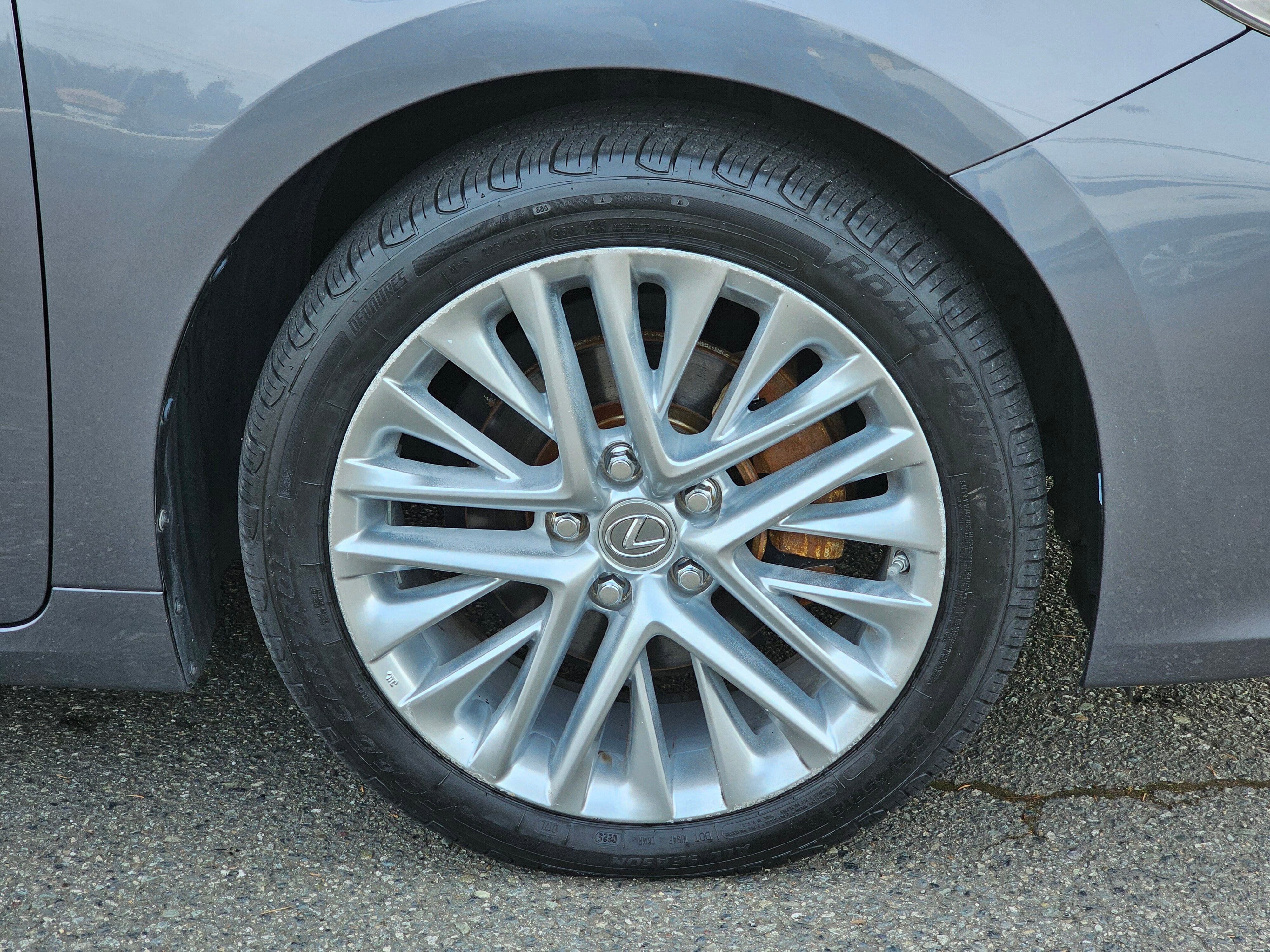 Used 2013 Lexus ES 350 4dr Sdn image 9