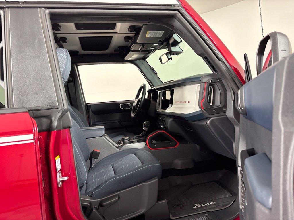 Used 2025 Ford Bronco Heritage Edition AWD/4WD image 6