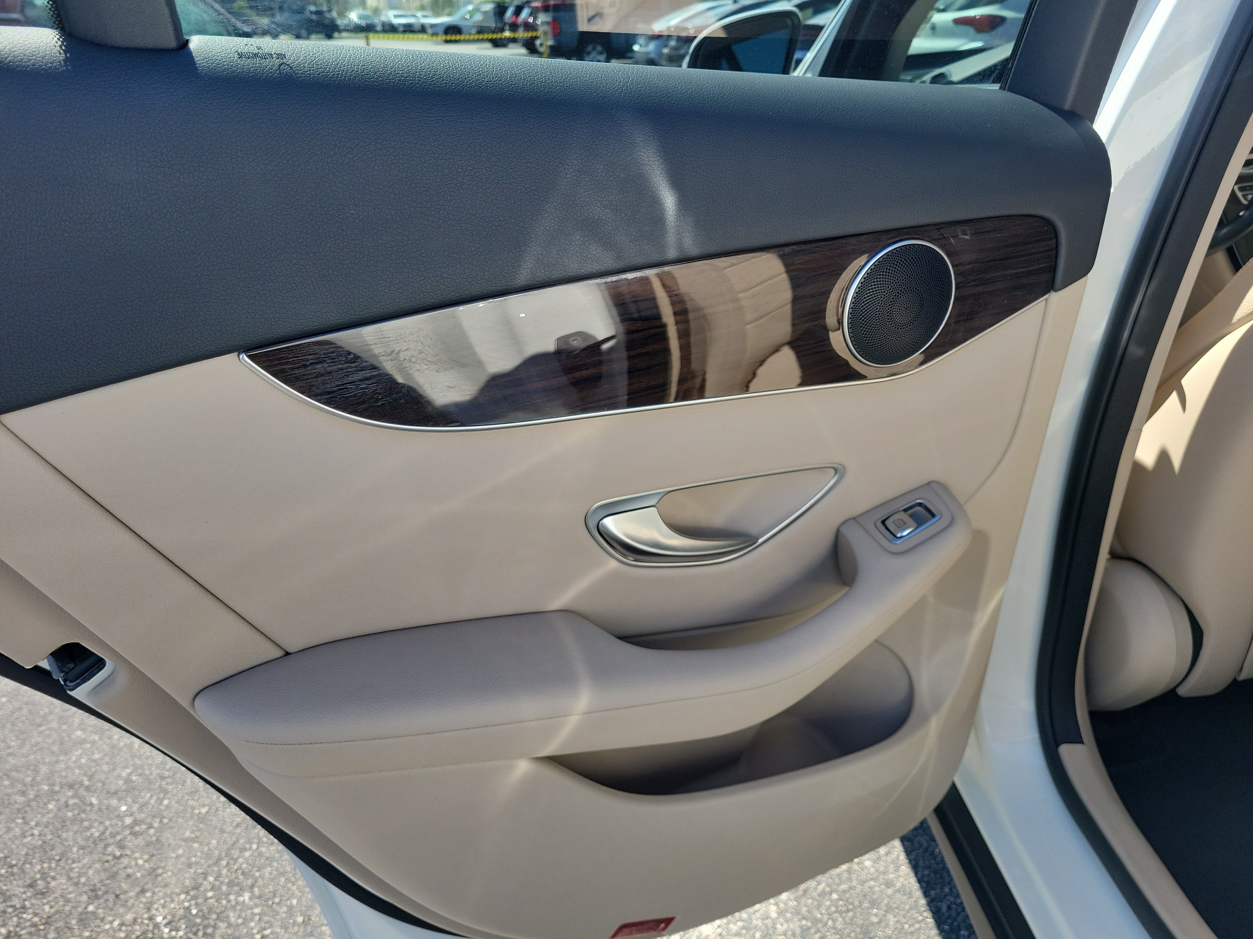 Used 2021 Mercedes-Benz GLC 300 image 12