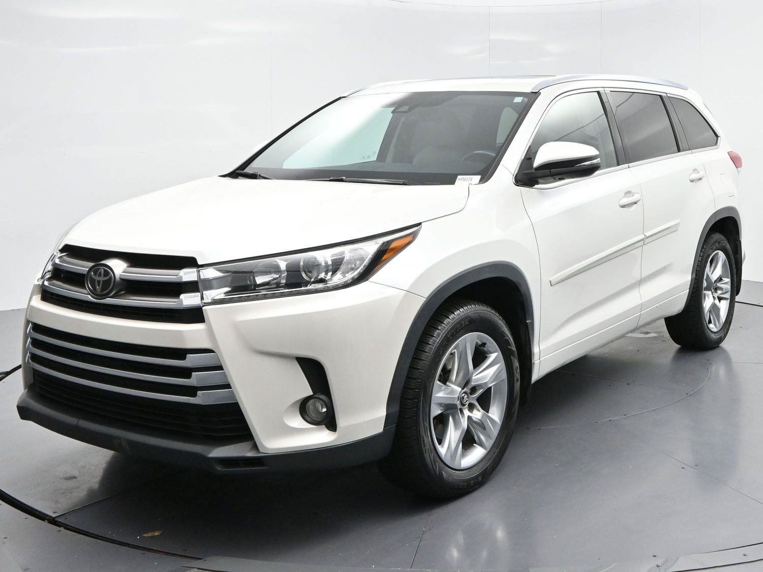 Used 2017 Toyota Highlander Limited w/ Protection Package #3 AWD/4WD image 3