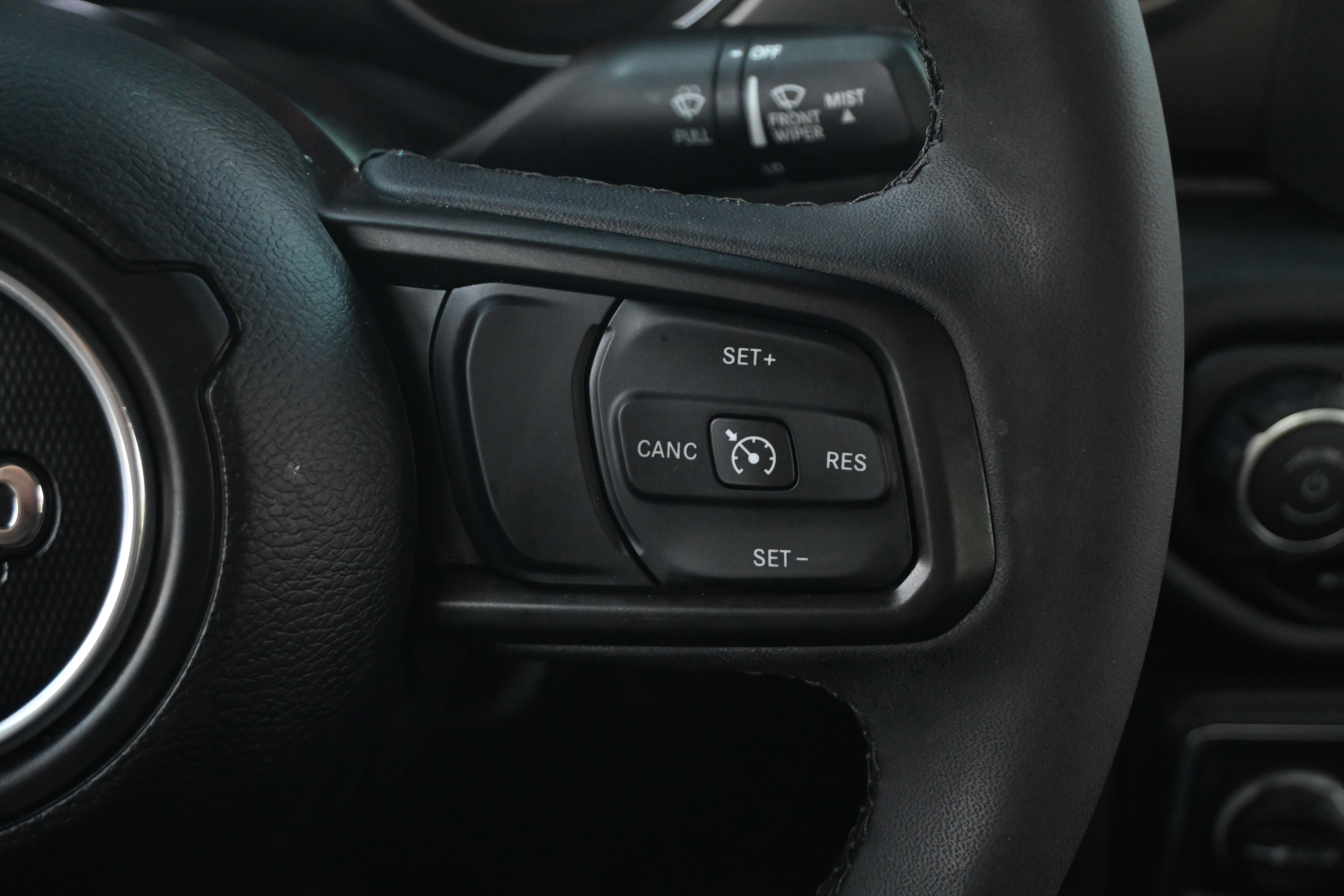 Used 2023 Jeep Gladiator Sport image 31