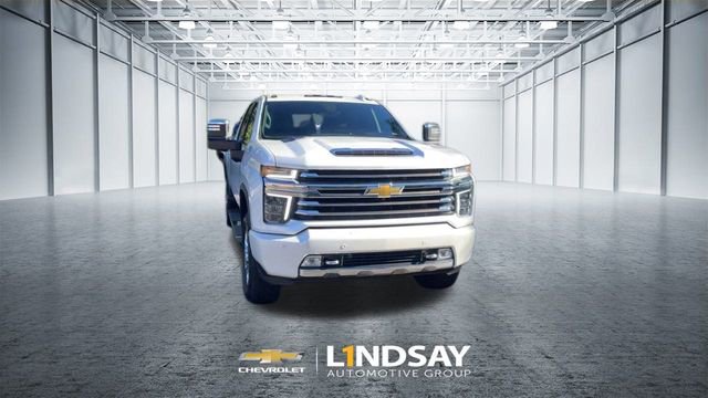 Used 2022 Chevrolet Silverado 2500 High Country w/ Technology Package image 4