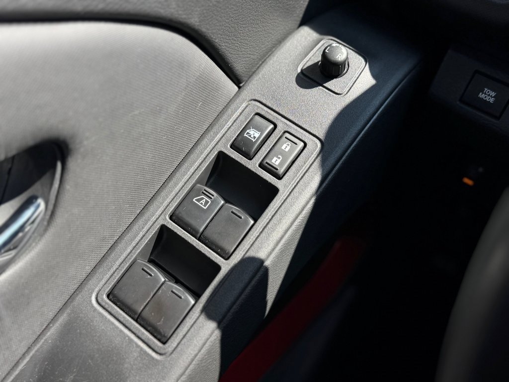 Used 2023 Nissan Frontier PRO-4X w/ Pro Convenience Package image 11