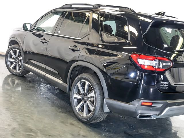 Used 2023 Honda Pilot Touring image 11