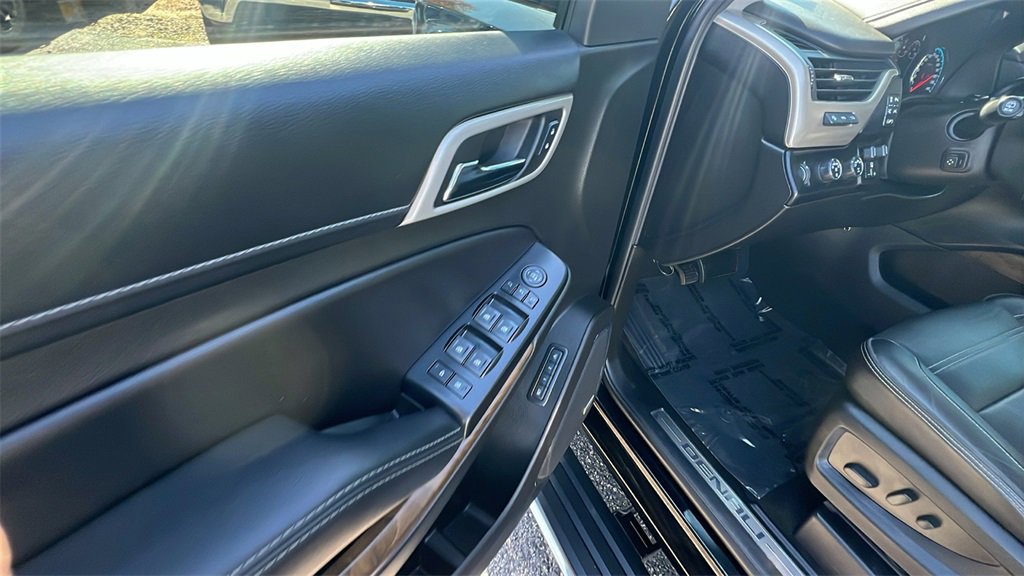 Used 2018 GMC Yukon Denali w/ Denali Ultimate Package image 12