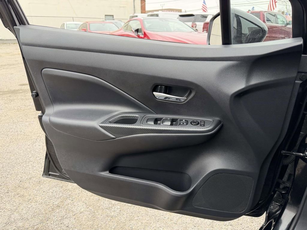 Used 2025 Nissan Versa SV image 19