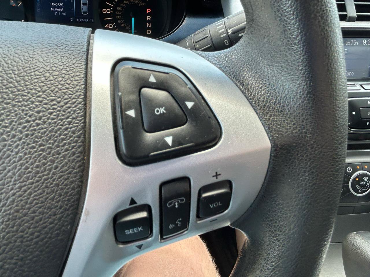 Used 2012 Ford Edge SE FWD image 19