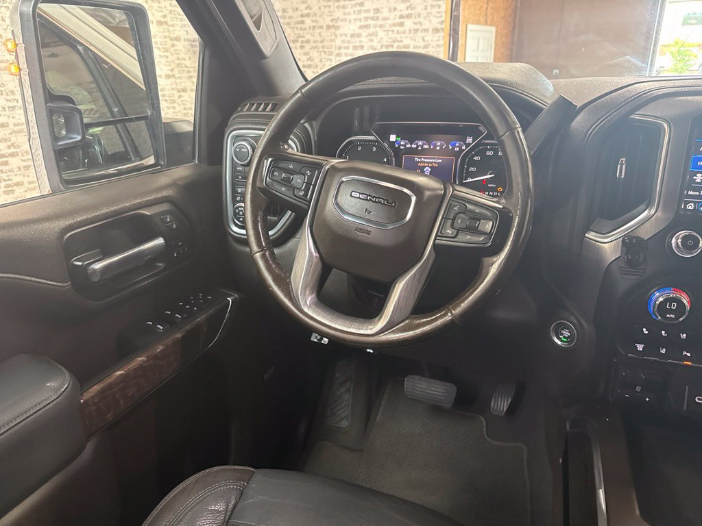 Used 2020 GMC Sierra 3500 Denali w/ Denali Ultimate Package AWD/4WD image 16